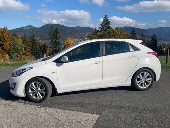 Hyundai i30, CRDi 1,6 , 85 KW. Rok v. 2013, - 6