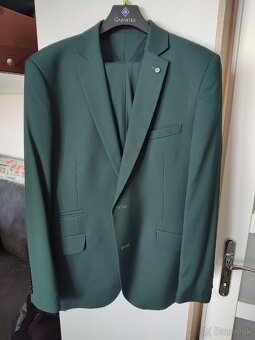 Pánsky tmavozelený oblek svadobný - 6