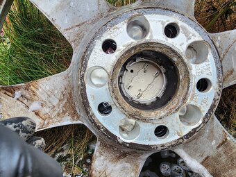 Predam originál elektróny na audi R17 - 6