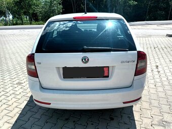 ŠKODA OCTAVIA COMBI 1.6TDI ELEGANCE 2013 - 6