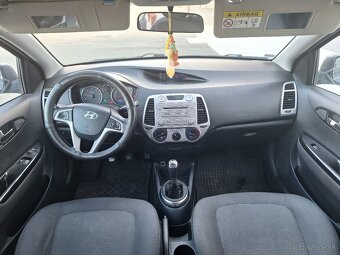 HYUNDAI i20 - 6