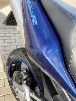SUZUKI GSR - 6