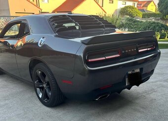 Dodge Challenger 5,7 Hemi - 6