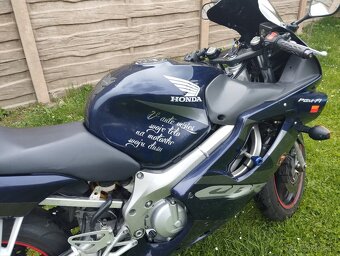 HONDA CBR 600F - 6