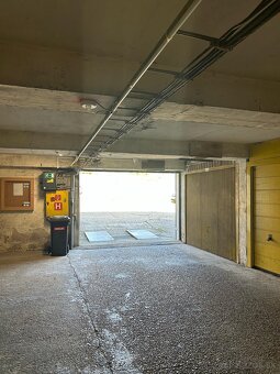 Garáž Pionierska - 6