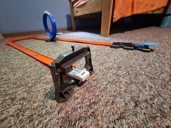 Hot Wheels - 6