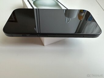 Apple iPhone 15 Black 128GB - 88% batériám - 6