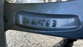 69.	BMW X5 265/50/ r19 - 6