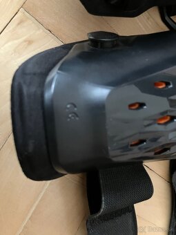 FOX chrániče kolien TITAN PRO D3O black - 6