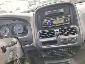 NISSAN NAVARA 2,5TD 4X4 KLÍMA ŤAŽNÉ 2006 ROK - 6