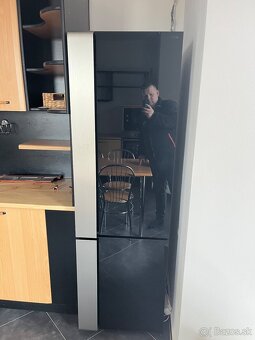 Predám celu kuchyňu ako na foto stavané spotrebiče stvol - 6
