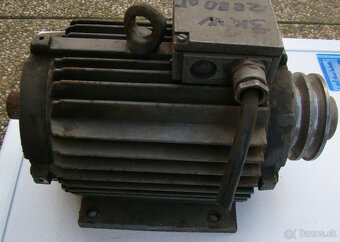 Elektrický 3 fázový ,3 KW asynchronný motor 1AF 100L-8 - 6