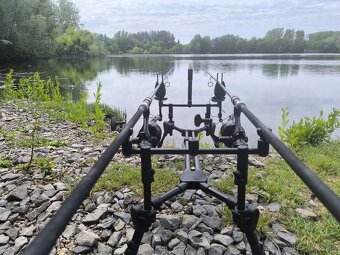 Rod Pod Avid Carp - 6