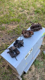 Brzdové strmene e30 - 6