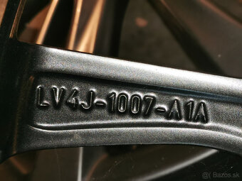 NOVÁ SADA - Ford Kuga - originál 18" alu zimná sada - 6