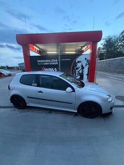 Predam Volkswagen golf 5 1.6 fsi benzín - 6