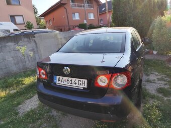 Volkswagen Jetta 1.6 BSE - 6