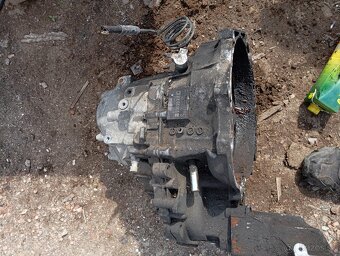 Rozpredám Saab 95 2,2 TID manuál - 6