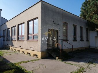 PREDAJ: obchodné priestory - 6