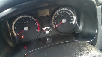 Kia Rio 1.5 CRDi 2009 - 6