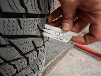 Predám 4ks zimné gumy aj s diskami 205/55R16 - 6