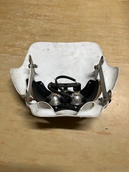 Blatníky a maska. - 6