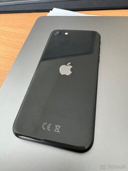 iPhone se 2020- batéria 87% - 6