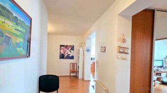 PREDAJ: Priestranný 4-izb byt, 2 balkóny, garáž_Nové Mesto n - 6