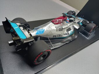 F1 MERCEDES W13 RUSSELL 1.WIN GP BRAZIL 2022 MINICHAMPS 1:18 - 6