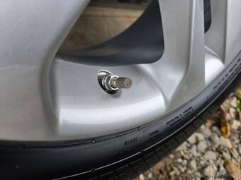 Zimná Sada Nissan JUKE 5x114,3+Nokian 215/55 R17 - 6