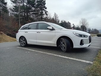 Hyundai i30 1.6 crdi rv2018 - 6