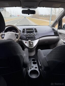 Mitsubishi Naow Grandis - 6