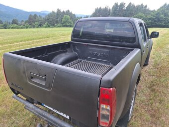 Rozpredám alebo v celku Navara d40 2.5 - 6