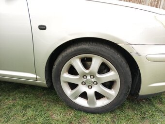Toyota Avensis Combi - 6