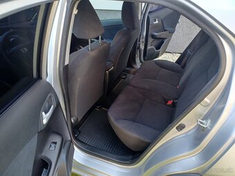 Predám Honda Civic 1.4i-VTEC 9.gen. - 6