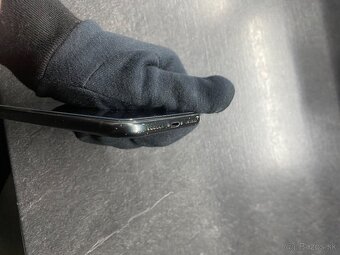 Iphone XR - 77% baterky - 6