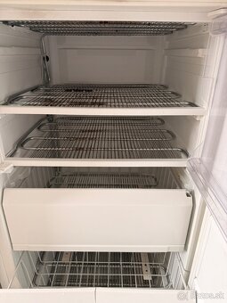 Predám staršiu funkčnú mrazničku - 6