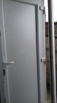 dvere plastove  vchodove dvere  garaž brana okna plastove - 6