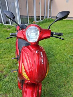 Elektrický skuter z dvoma batériami. - 6