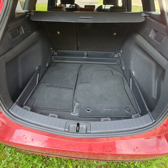 Predam TOYOTU COROLLU TUNING SPORT 1.8 HYBRID 122 ke-CVT - 6