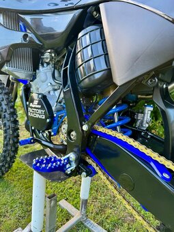 Yamaha YZ 125 - 6