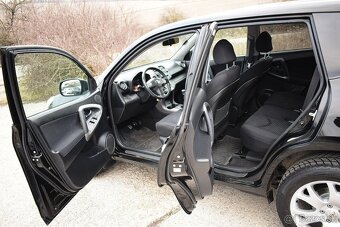 T0Y0TA RAV4 2.2D 4x4 Top stav - 6