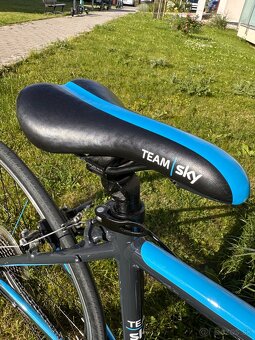 Predám cestný bicykel Frog Road 70 Team Sky edition - 6