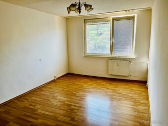 PRIESTRANNÝ 3 izbový byt, 79m2, Sídlisko II, HE - 6