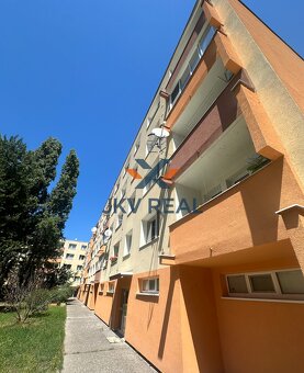 JKVreal ponúka na predaj kompletne zrekonštruovaný byt v tic - 6