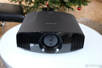 Projektor Sony VW260 4K v čiernej farbe - 6