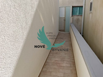 Chorvátsko - Na predaj dom s dvoma apartmánmi len 90 m od mo - 6