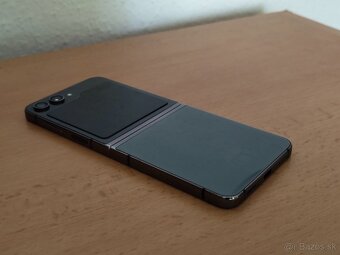 Samsung Galaxy Z Flip5 - 6
