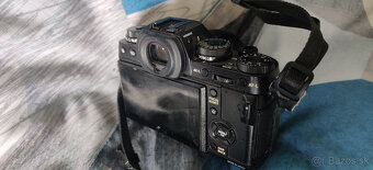 Fujifilm XF 18-55mm F2.8-4 LM OIS a Fujifilm XF 35mm f1.4 - 6