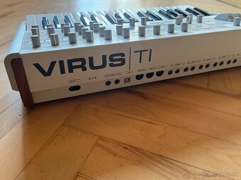 Access Virus Ti2 Polar + deluxe bag - 6